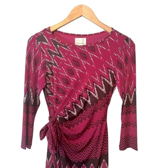 DONNA MORGAN NWT Faux Wrap Patterned Midi Dress Size 4 - Picture 3 of 14